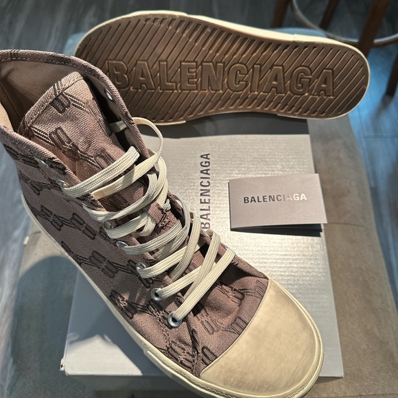 Balenciaga *NEW Authentic Monogram High top sneakers. - Picture 1 of 7